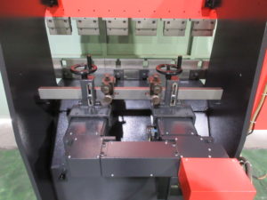 AMADA RG-35S Auto BG